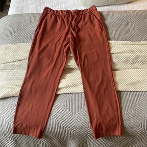 Lululemon Athletica On The Fly 7/8 Pant